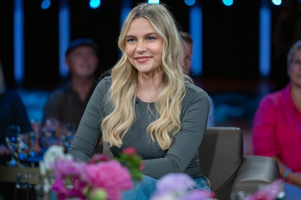 Dagi Bee Hochzeit Alter & Vermögen Leben Karriere und Erfolg der deutschen Influencerin